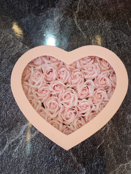 HEART SHAPED GIFT BOX WITH ROMANTIC SCENTED EVERLASTING PINK ROSES